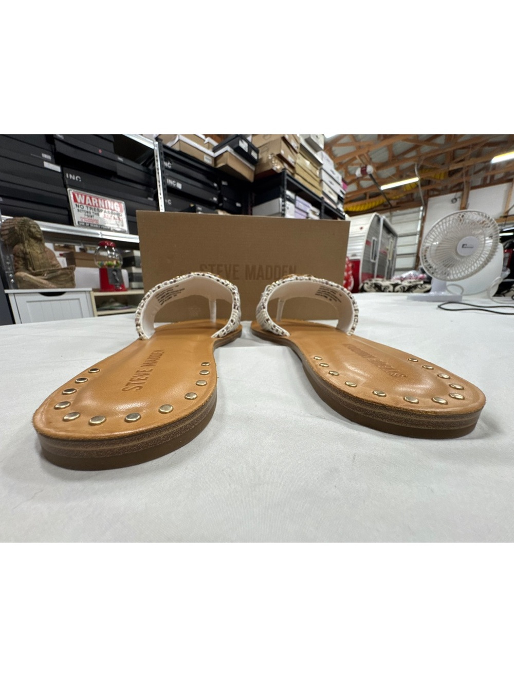 Steve Madden hooded thong slide sandal size 10 - Picture 5 of 9